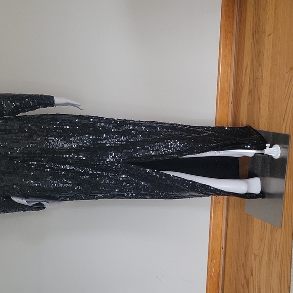 Mac Duggal Black Sequined Column Gown - Picture 12 of 16